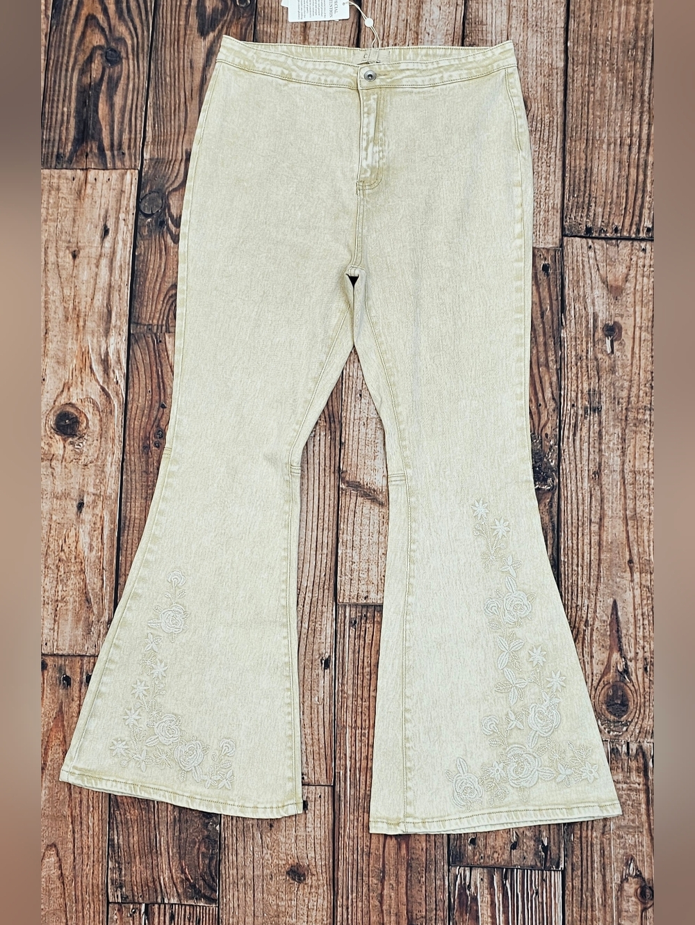 Chelsea & Violet Floral Embroidered Jeans Women's Size 32 Bohemian Western